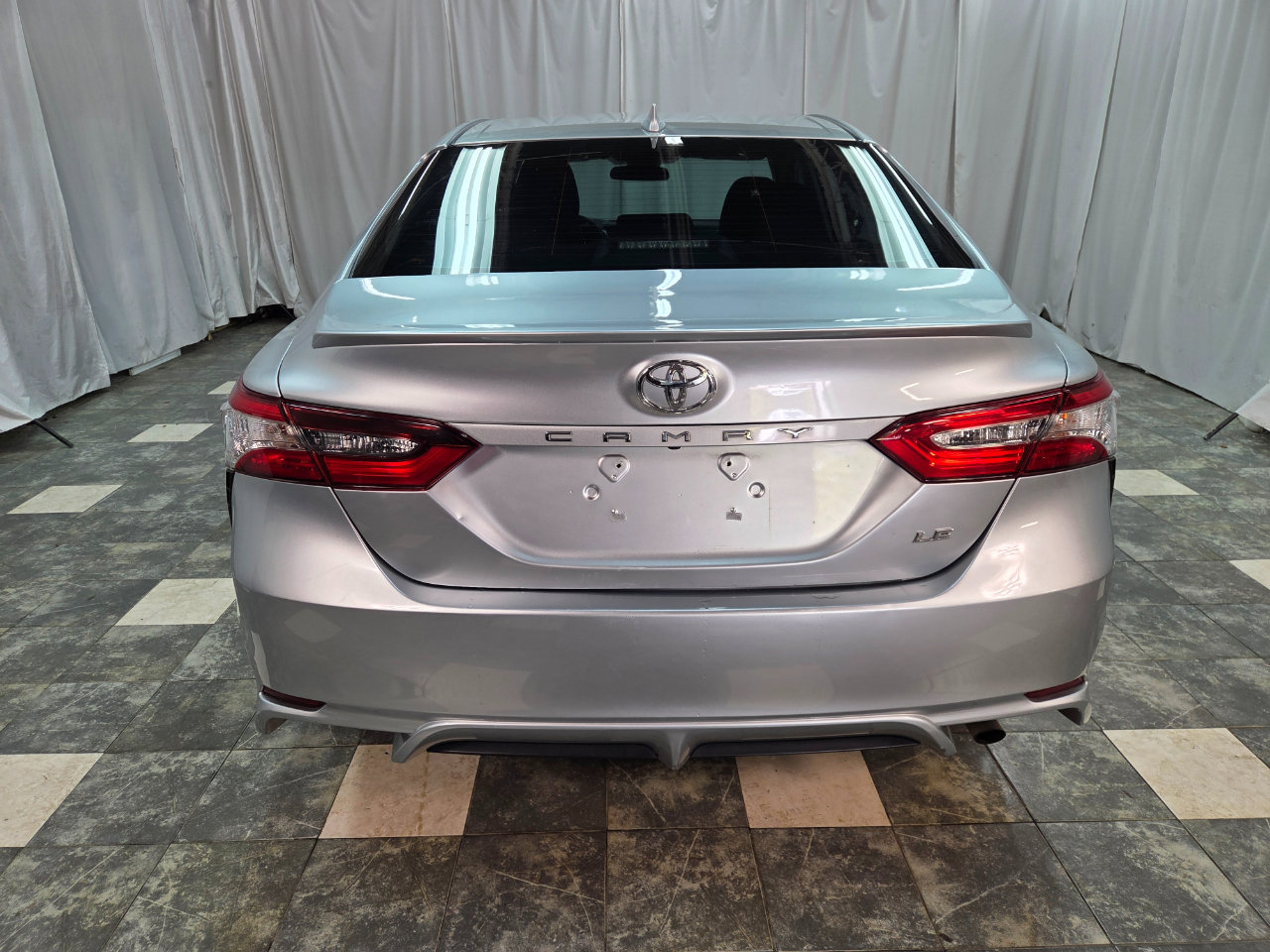 Used 2021 Toyota Camry LE image 4