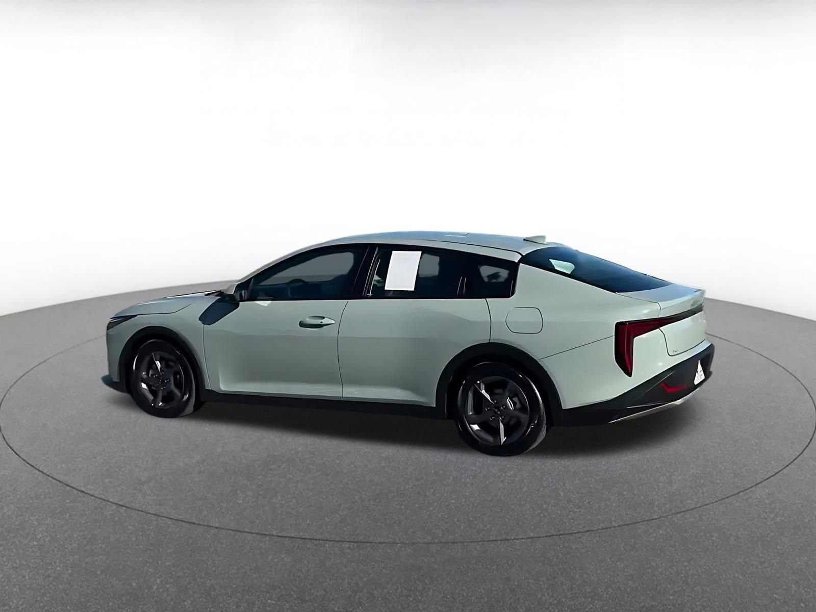 Used 2025 Kia K4 LXS image 10