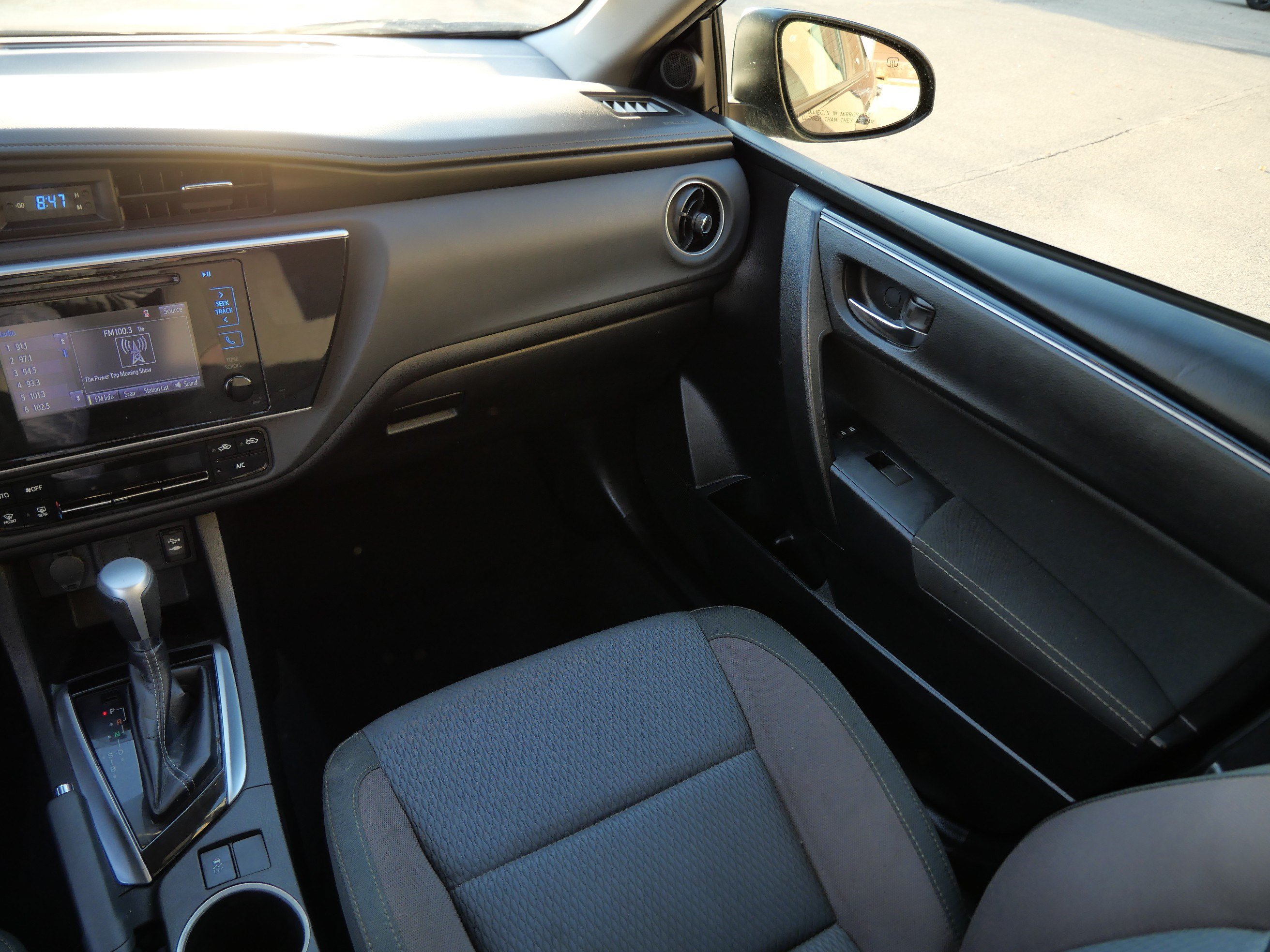 Certified 2019 Toyota Corolla LE FWD image 11