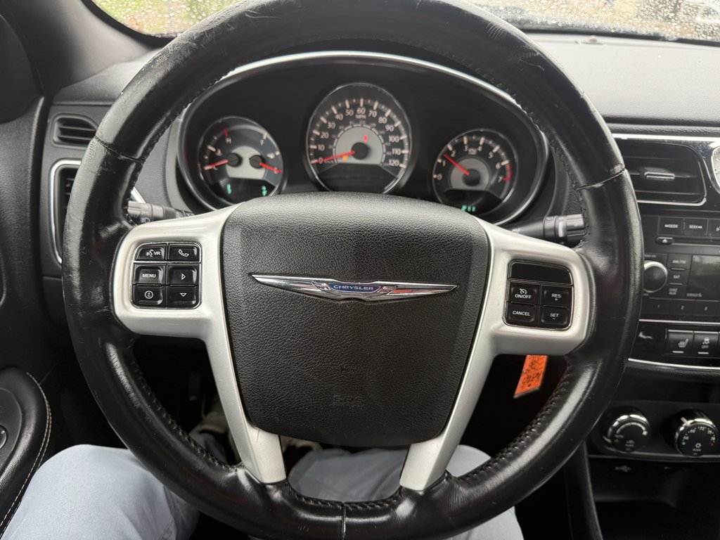 Used 2013 Chrysler 200 Limited FWD image 14