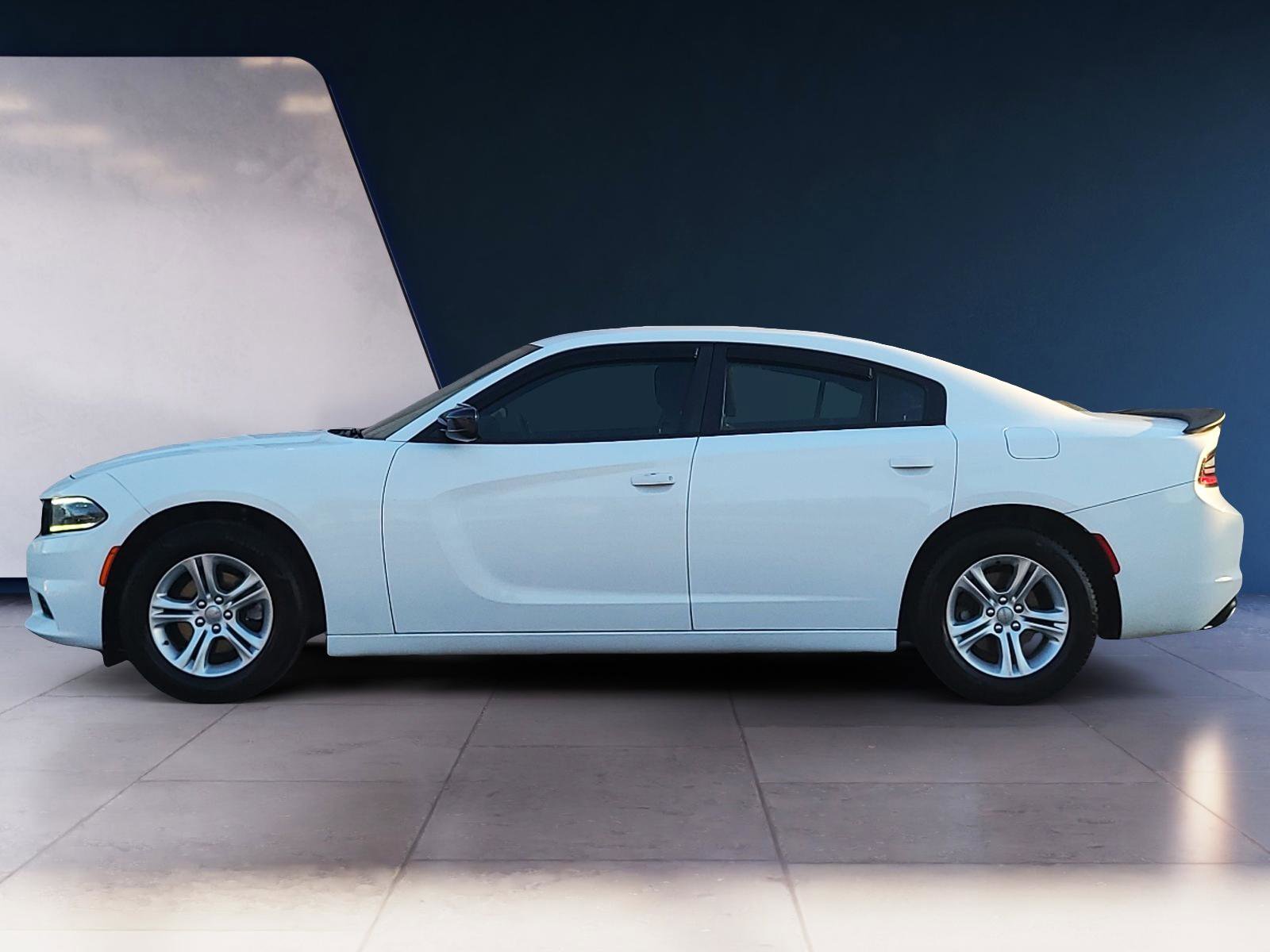 Used 2016 Dodge Charger SE w/ Popular Equipment Group RWD image 2