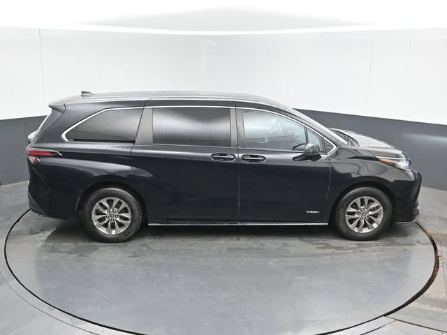 Used 2021 Toyota Sienna LE FWD image 40