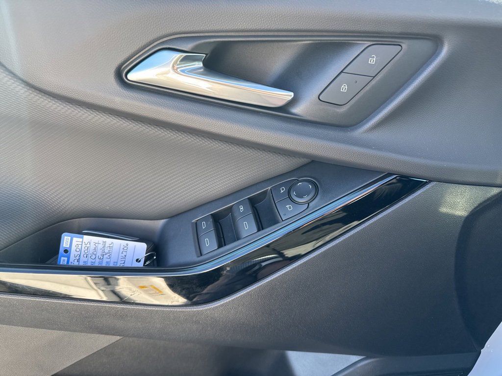 New 2025 Chevrolet Equinox LT w/ Safety and Technology Package image 24