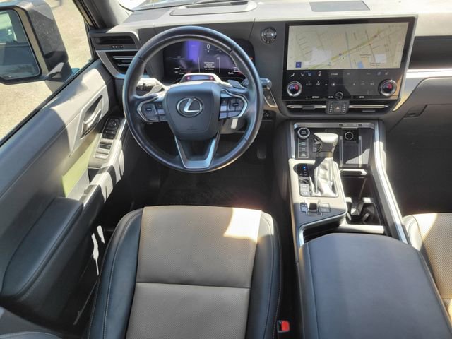Used 2024 Lexus GX 550 image 12
