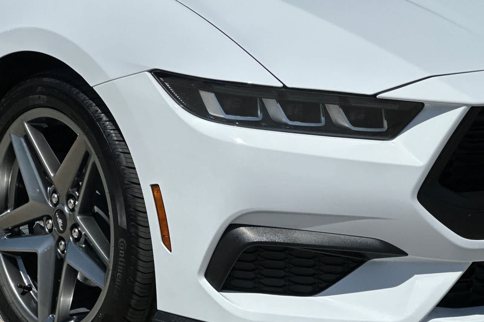 Used 2025 Ford Mustang Premium RWD image 33