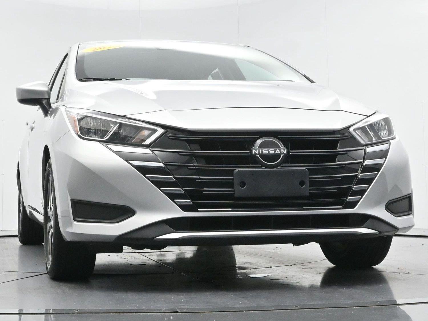 Used 2023 Nissan Versa SV FWD image 43
