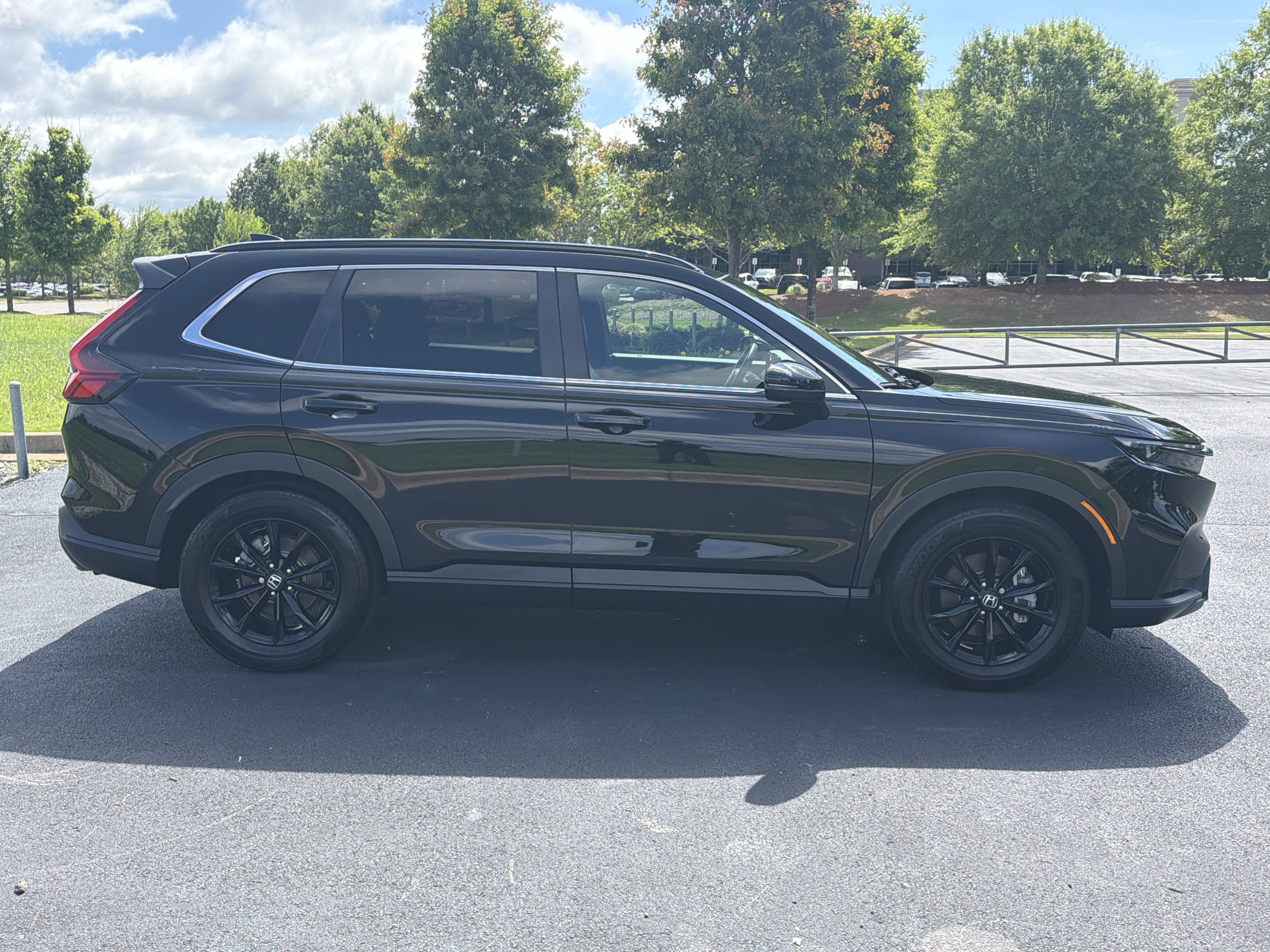 Used 2025 Honda CR-V Sport-L image 10