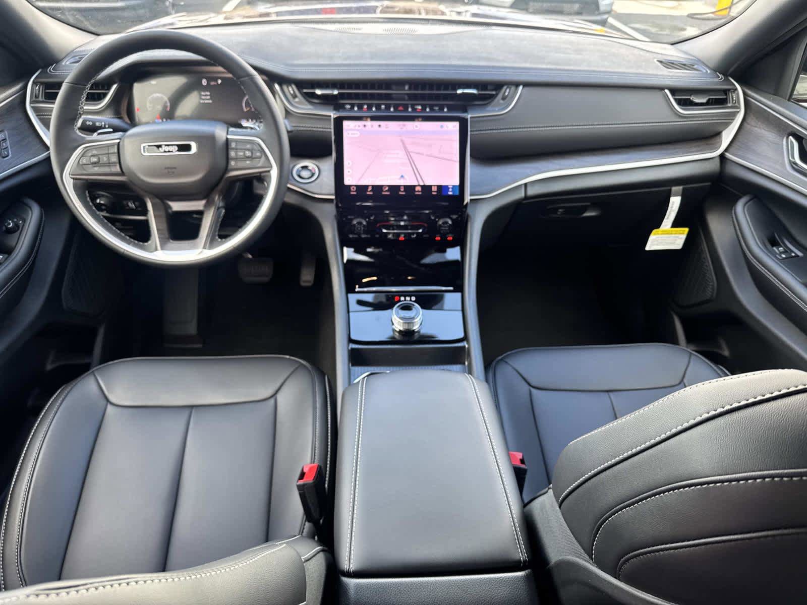 New 2025 Jeep Grand Cherokee L Limited w/ Black Appearance Package image 11