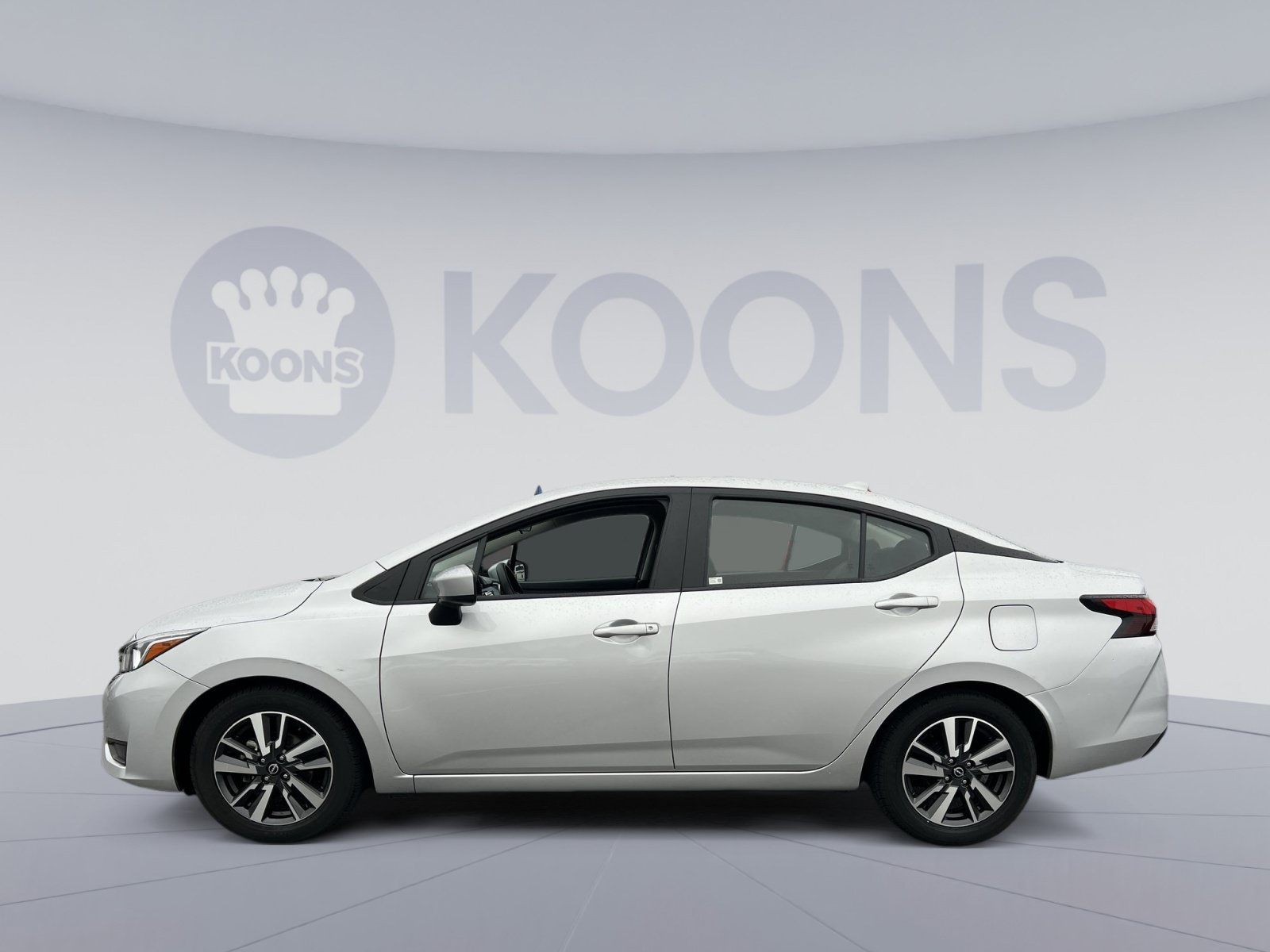 Used 2024 Nissan Versa SV FWD image 2