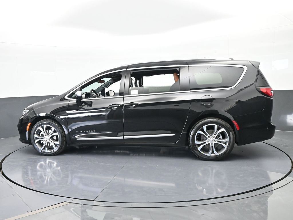 New 2026 Chrysler Pacifica Pinnacle image 3