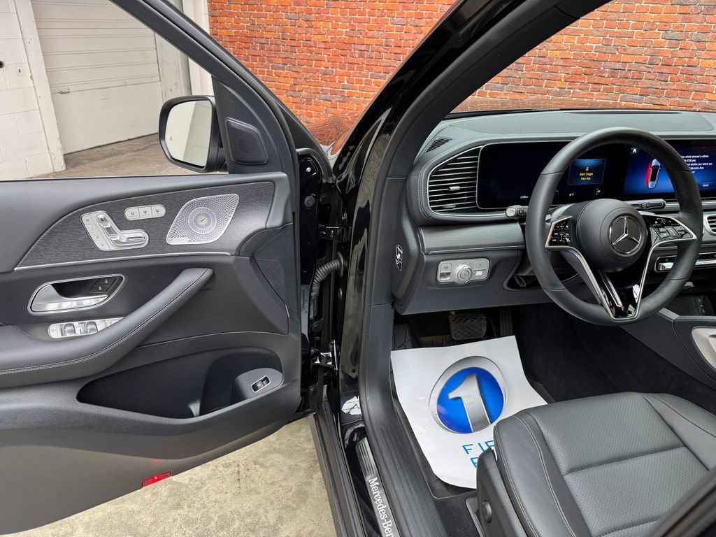 New 2025 Mercedes-Benz GLS 450 4MATIC image 9