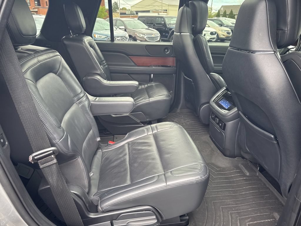 Used 2022 Lincoln Navigator Reserve AWD/4WD image 44