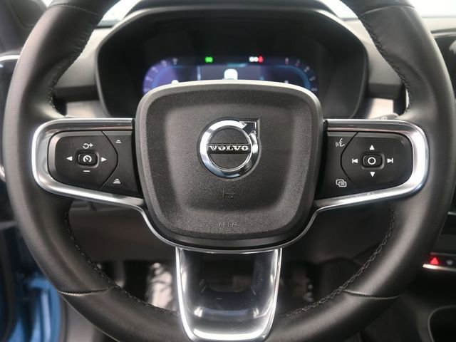 Used 2024 Volvo XC40 B5 Core image 30