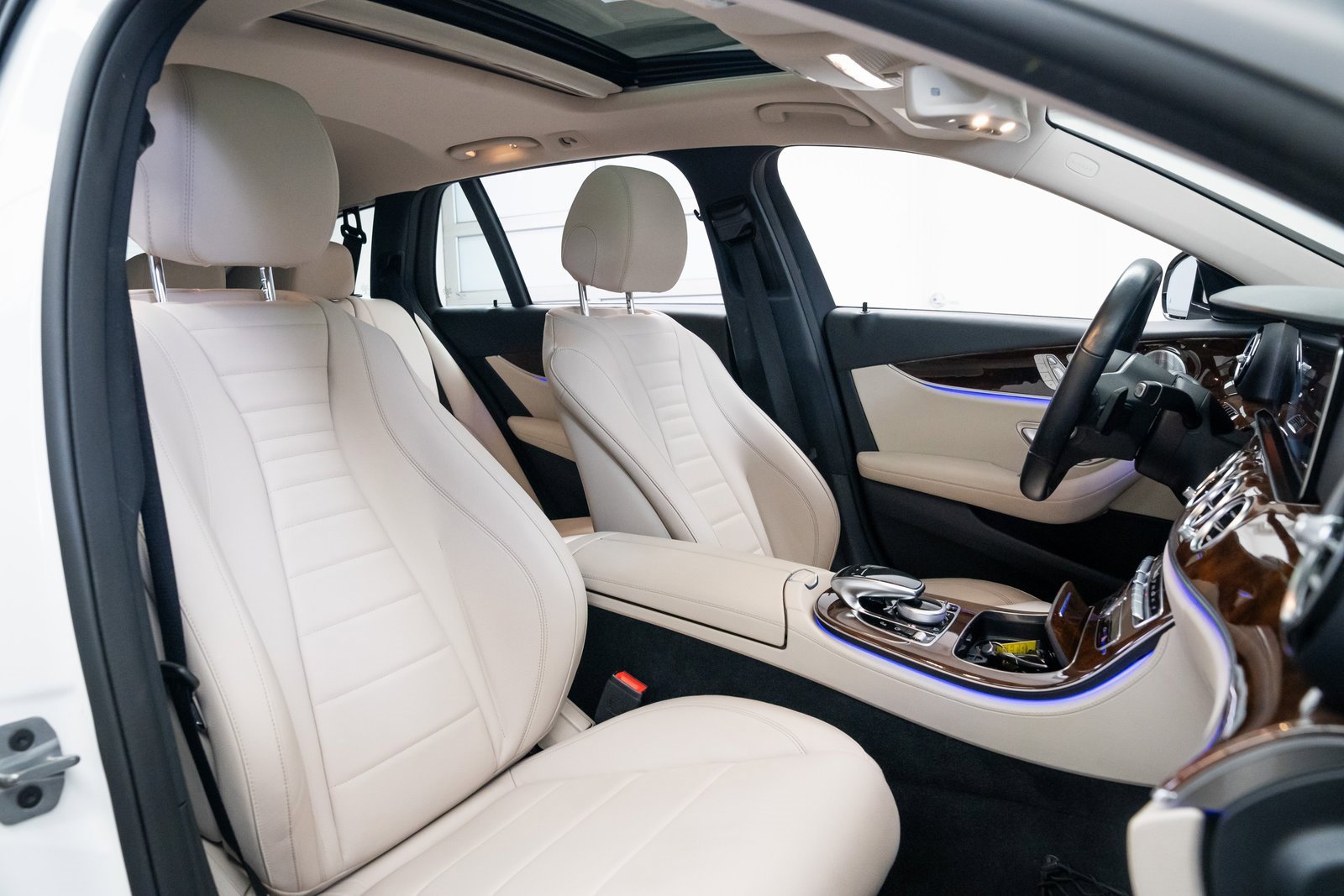 Used 2020 Mercedes-Benz E 450 4MATIC Wagon image 26