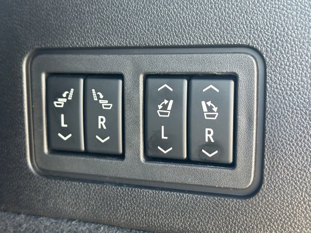 Certified 2024 Cadillac XT6 Premium Luxury image 11