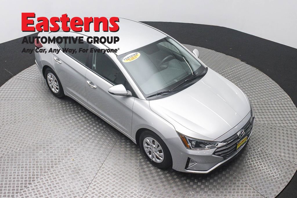 Used 2019 Hyundai Elantra SE w/ Cargo Package FWD image 3