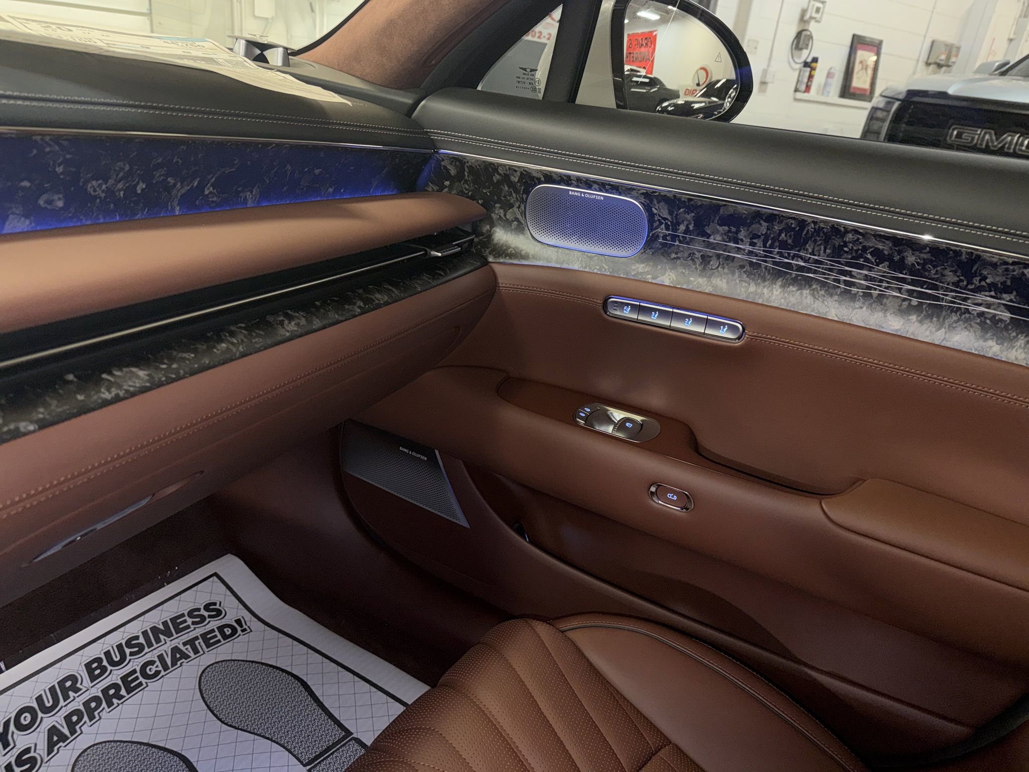 Used 2025 Genesis G90 3.5T image 37