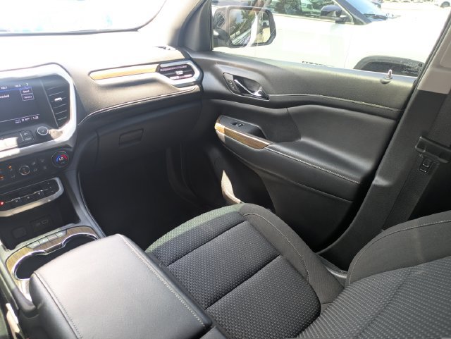 Used 2023 GMC Acadia SLE w/ Driver Convenience Package FWD image 17