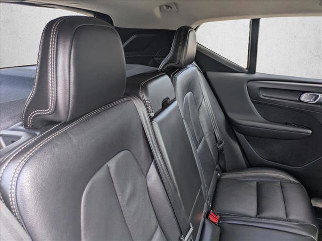 Used 2019 Volvo XC40 T5 Momentum image 23