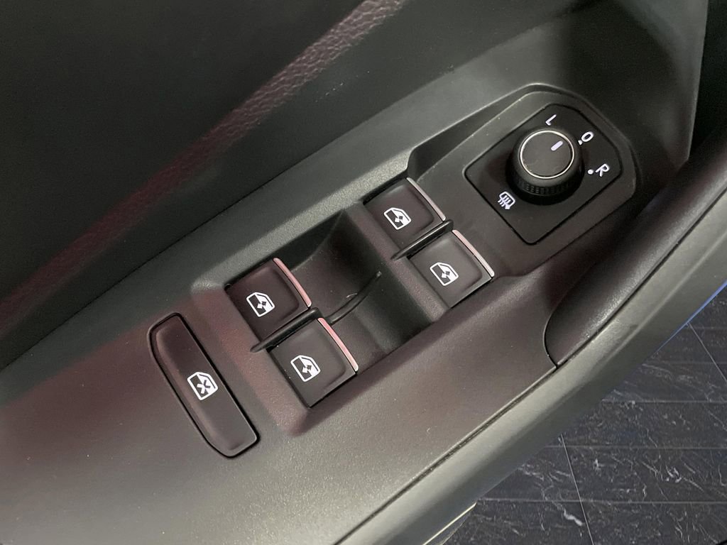 Used 2024 Volkswagen Jetta GLI 40th Anniversary Edition image 27