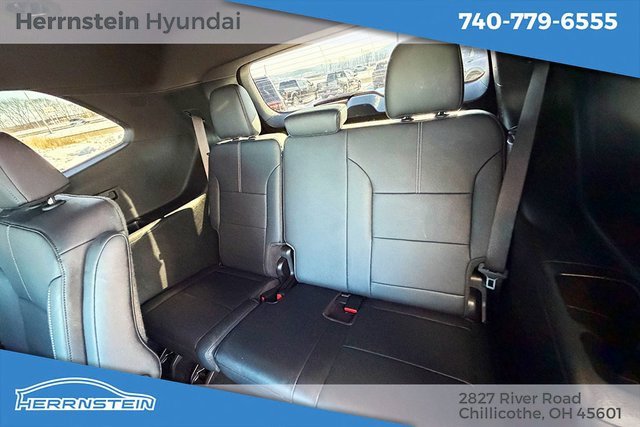 Used 2024 GMC Acadia Elevation image 24