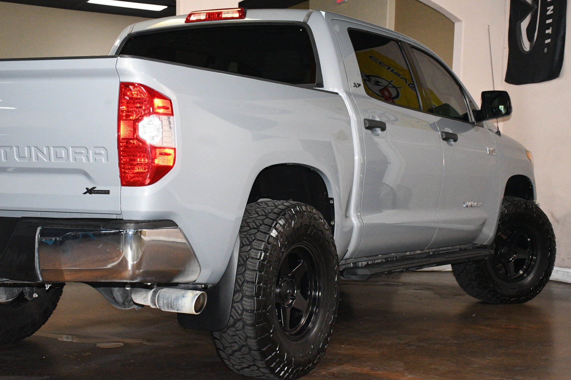 Used 2019 Toyota Tundra SR5 w/ SR5 Upgrade Package AWD/4WD image 56