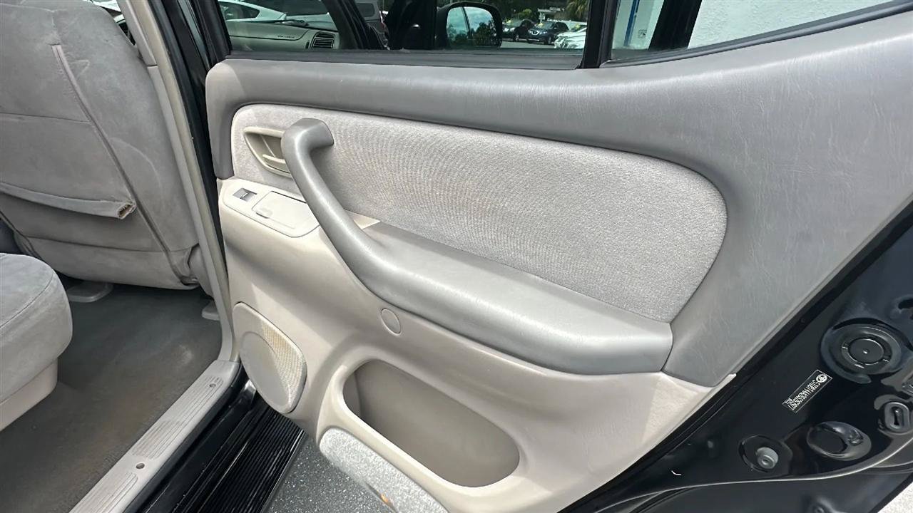 Used 2006 Toyota Sequoia SR5 AWD/4WD image 29