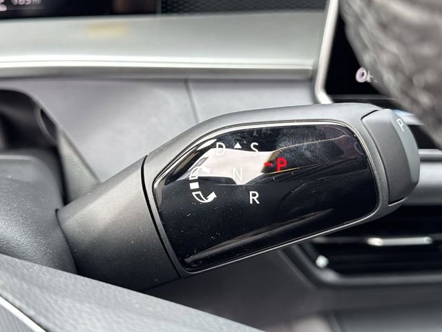 New 2026 Volkswagen Tiguan SE R-Line image 13