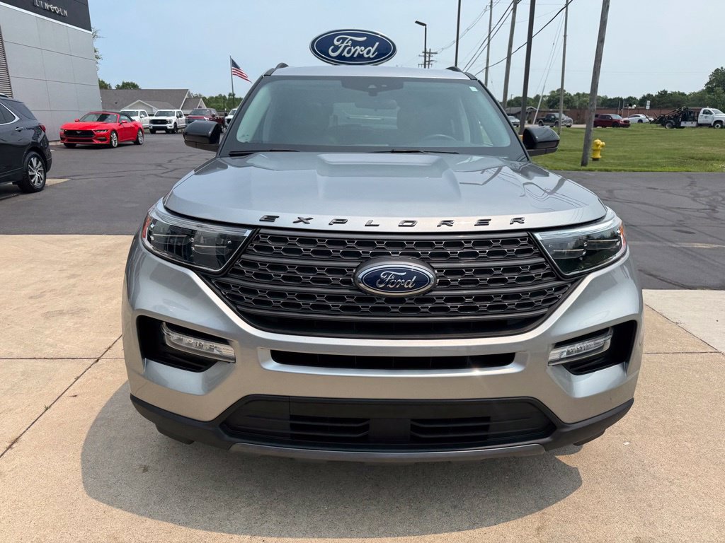 Certified 2024 Ford Explorer XLT w/ Equipment Group 202A AWD/4WD image 4