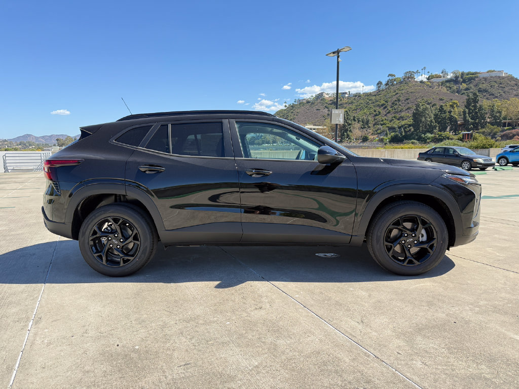 New 2026 Chevrolet Trax LT w/ Driver Confidence Package FWD image 5