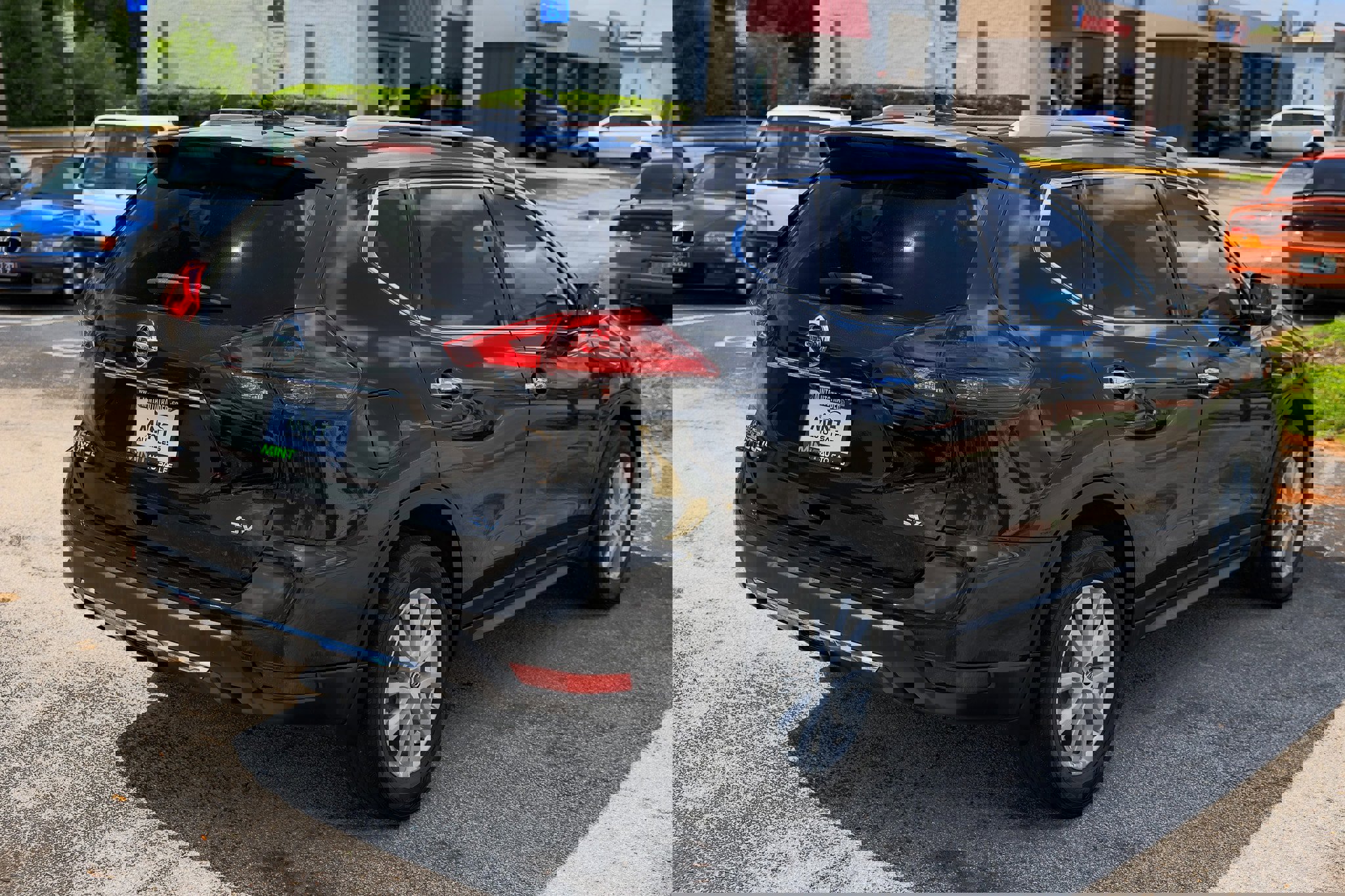 Used 2019 Nissan Rogue SV image 16