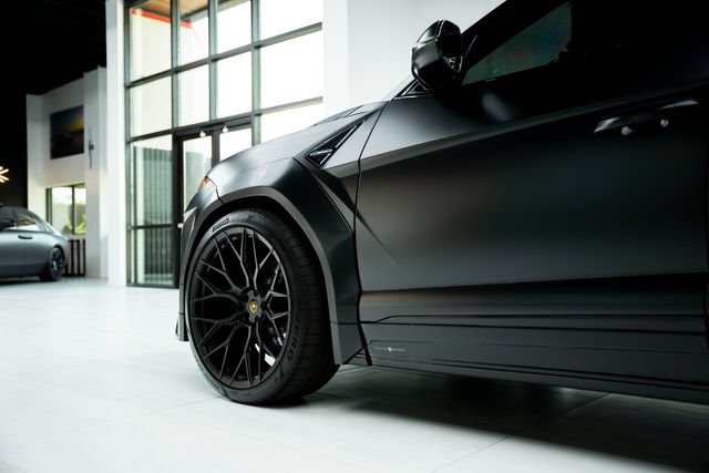 Used 2021 Lamborghini Urus AWD/4WD image 10