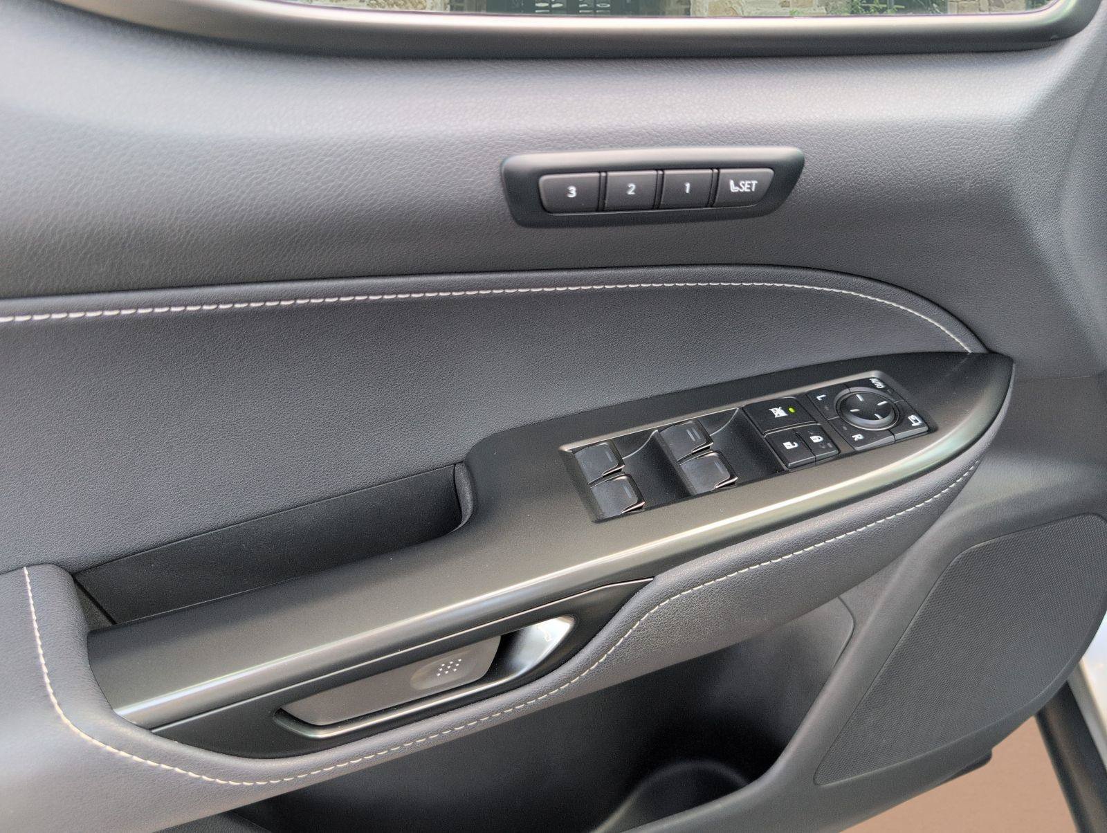 Certified 2025 Lexus NX 250 FWD w/ Accessory Package (Z1) image 8