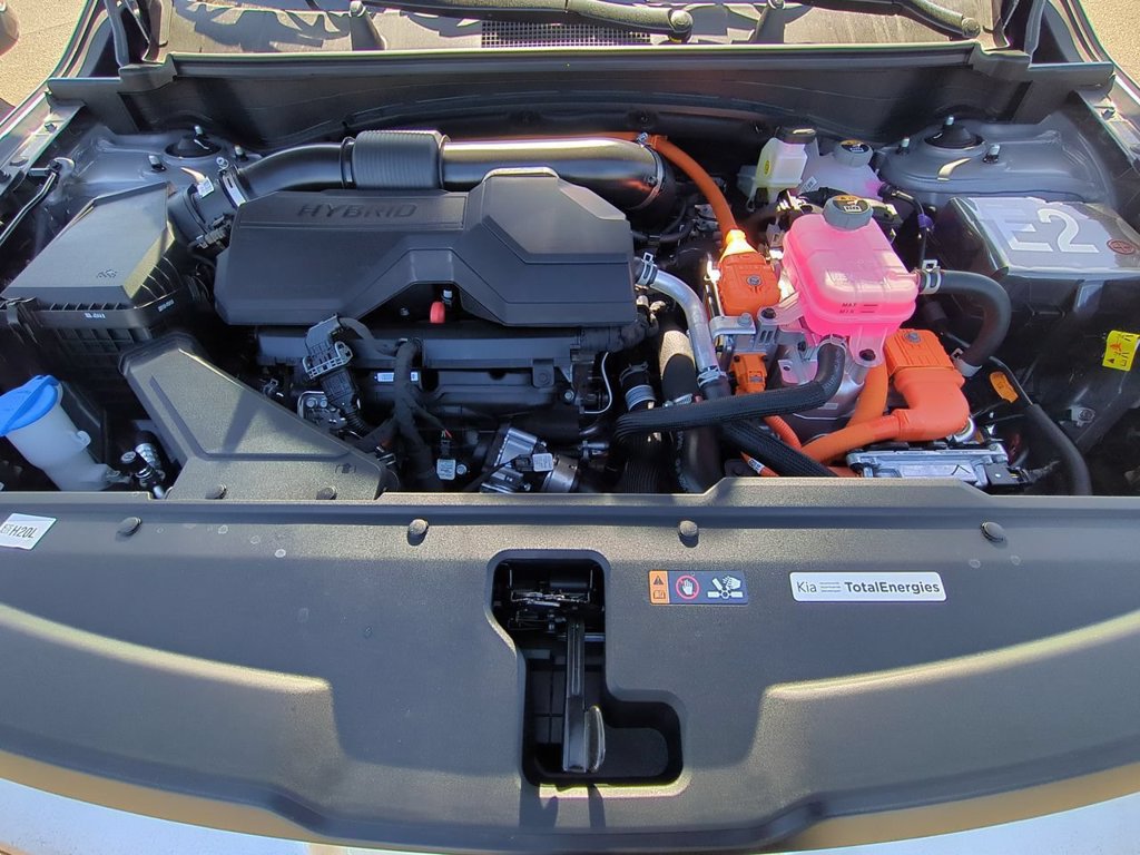 Certified 2025 Kia Sportage LX AWD/4WD image 28