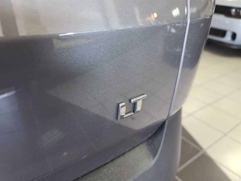 Used 2020 Chevrolet Traverse LT FWD image 38