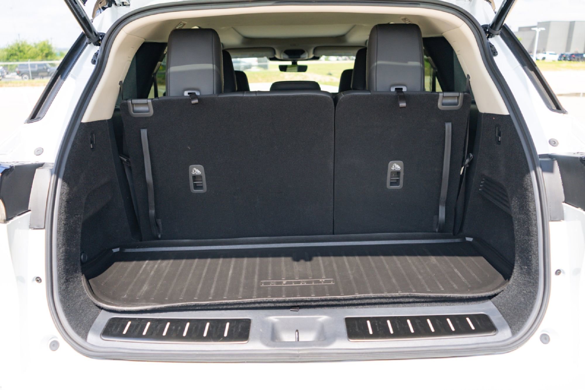 Certified 2026 INFINITI QX60 Luxe w/ Cargo Package FWD image 26