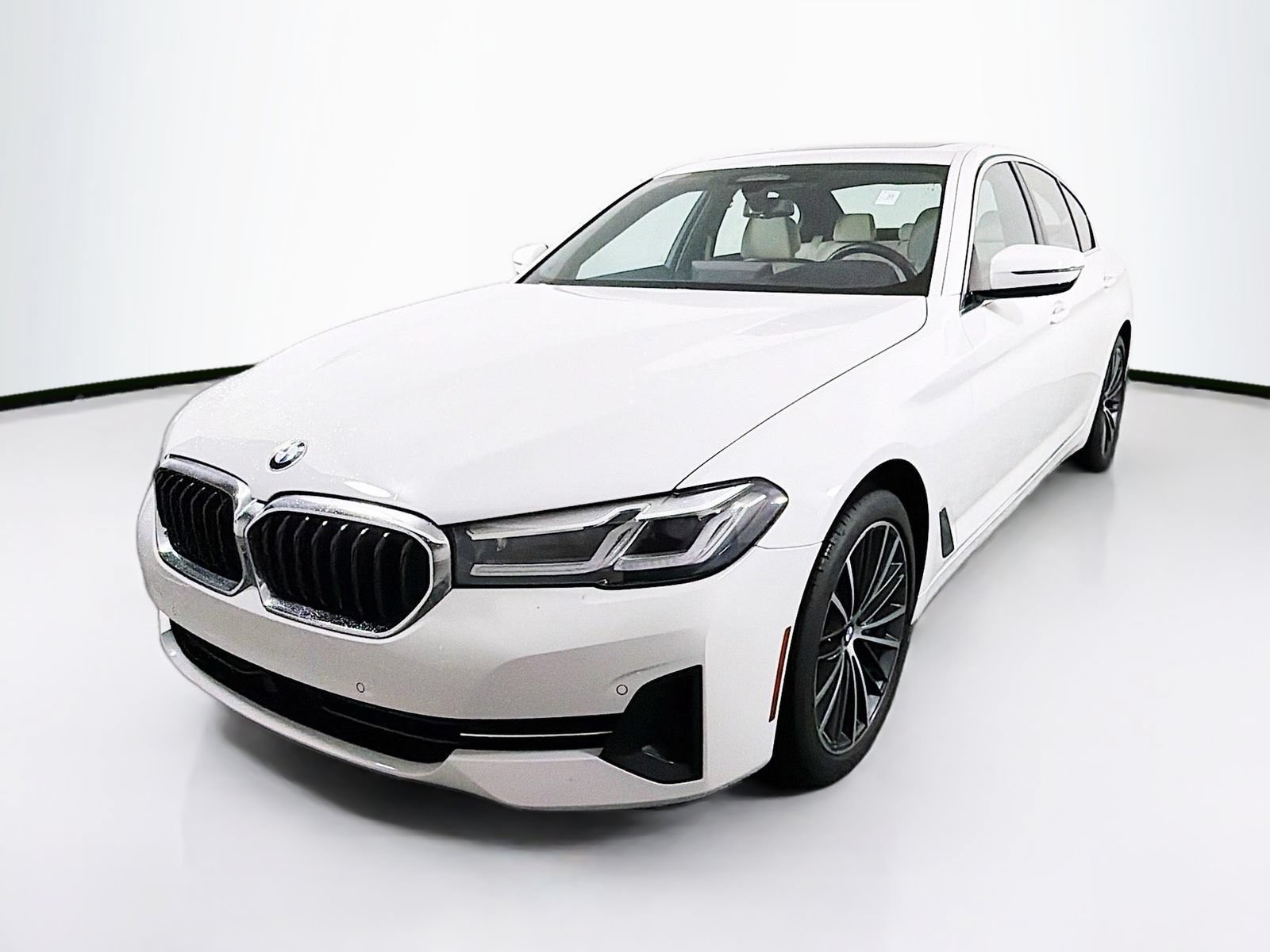 Used 2023 BMW 540i w/ Premium Package RWD image 3