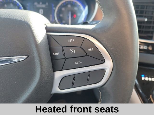 Used 2023 Chrysler Voyager LX image 11