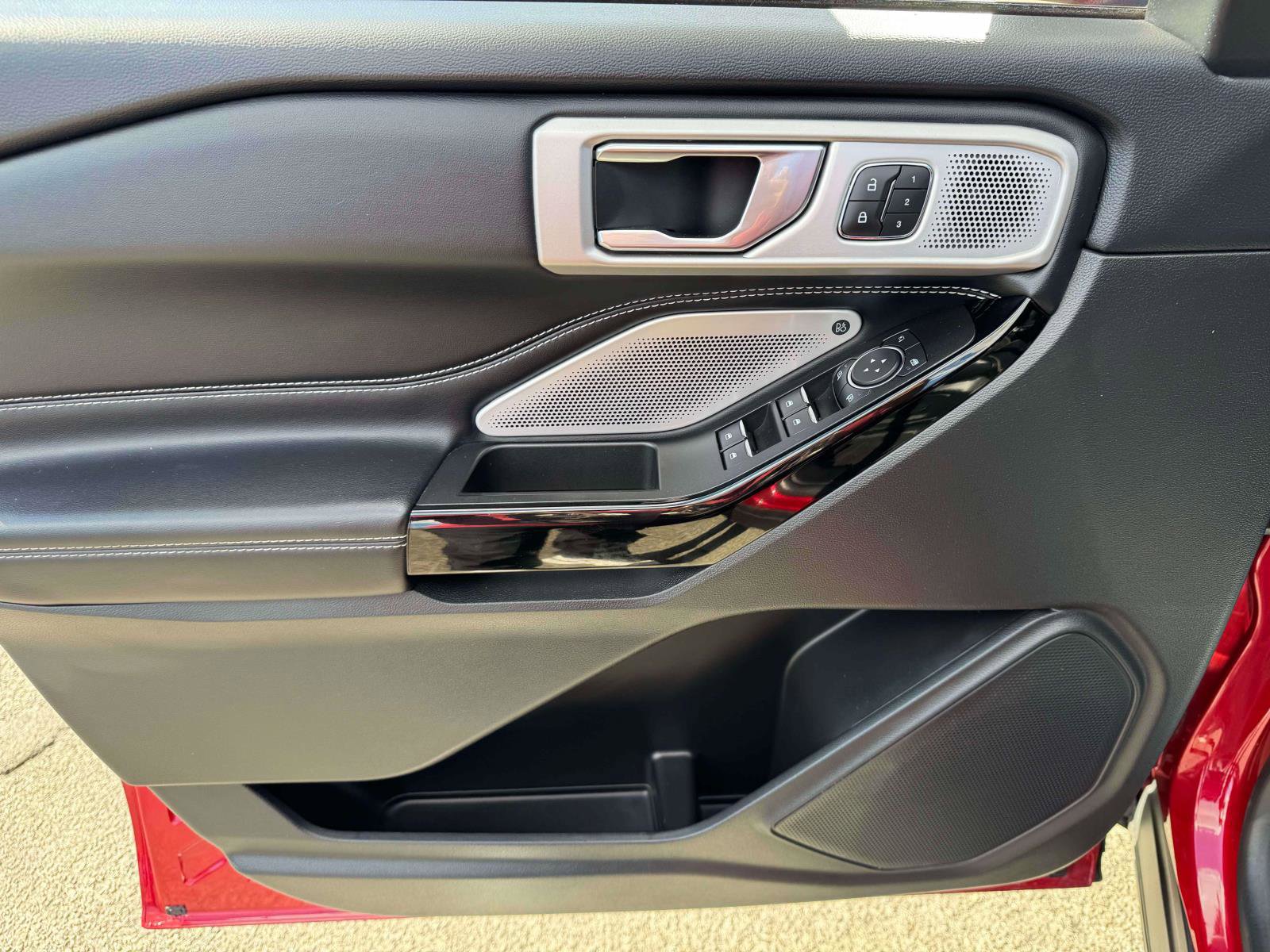 Used 2022 Ford Explorer ST w/ Equipment Group 401A image 15