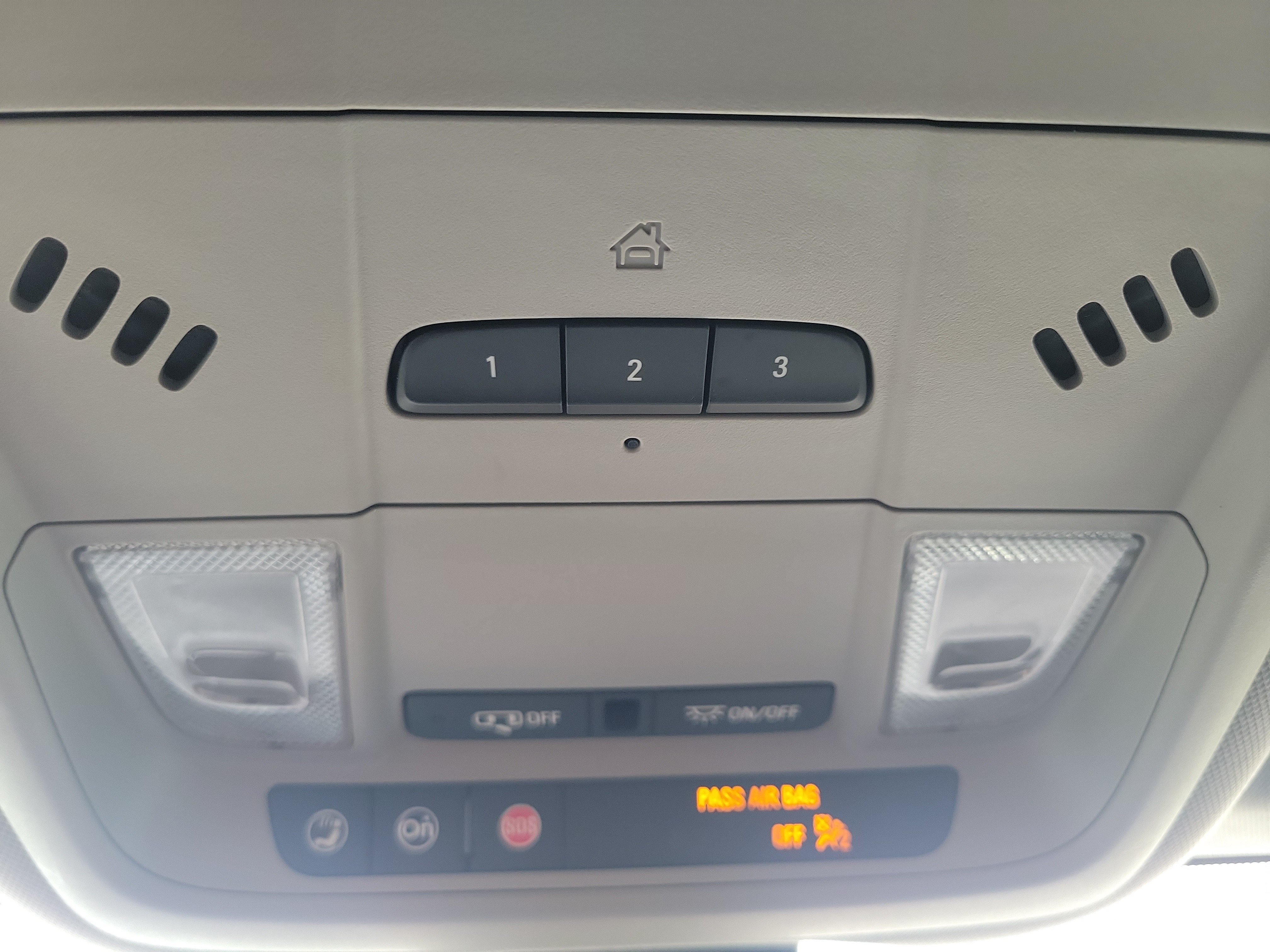 Used 2020 Chevrolet Equinox Premier FWD image 28