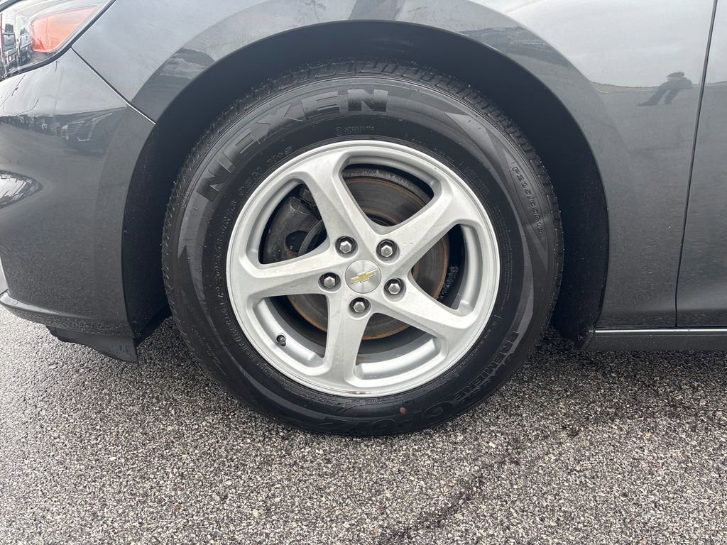 Used 2017 Chevrolet Malibu LS image 31