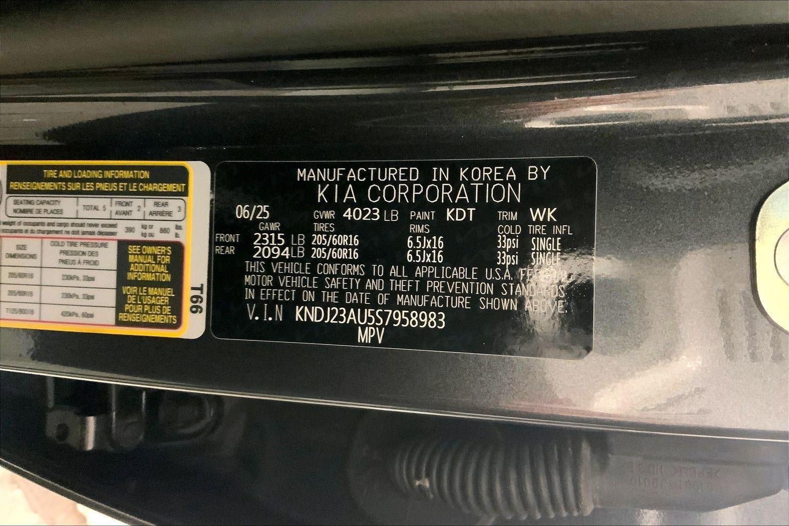Certified 2025 Kia Soul LX FWD image 31