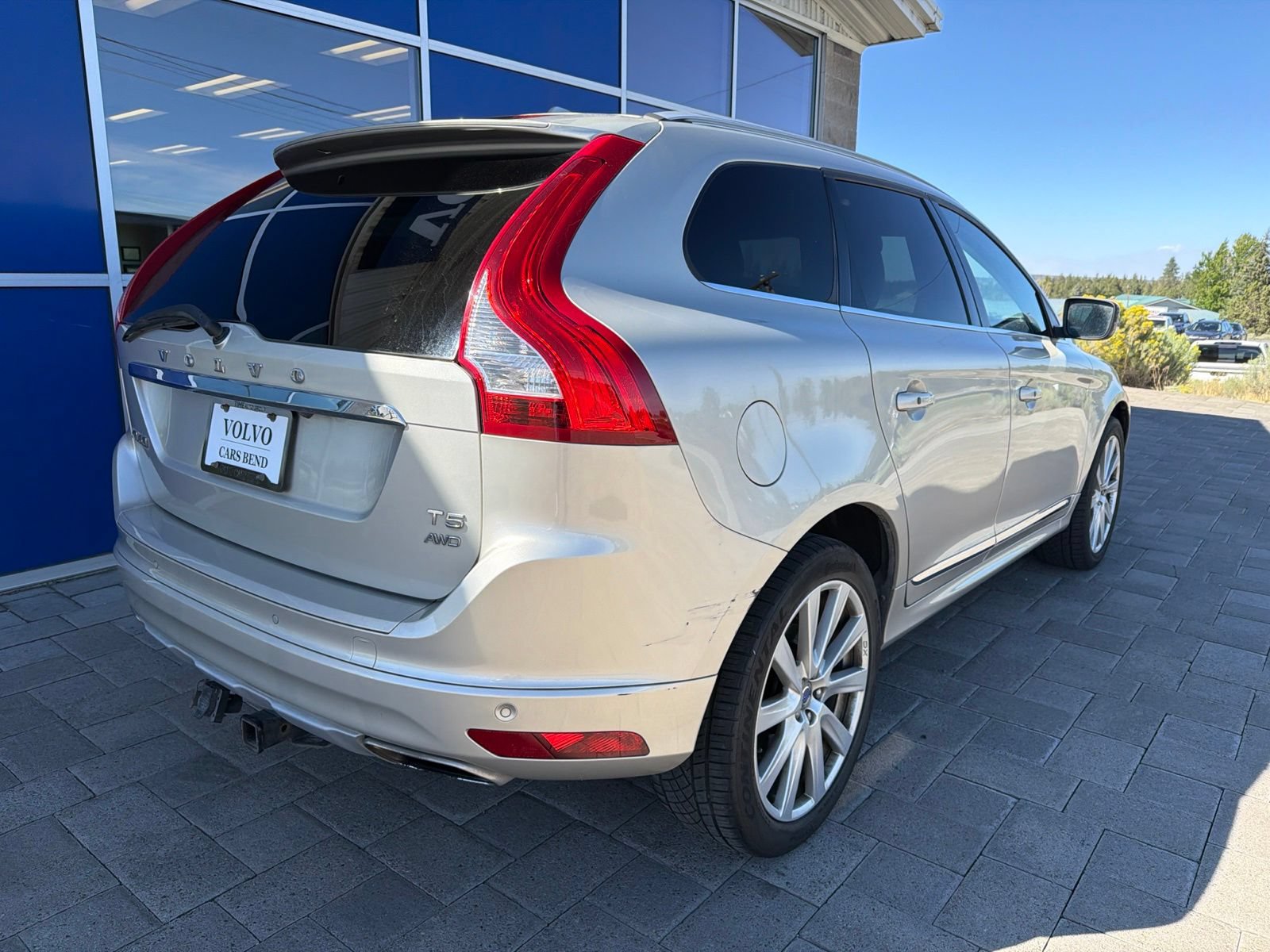 Used 2017 Volvo XC60 T5 Inscription w/ Advanced Package AWD/4WD image 7