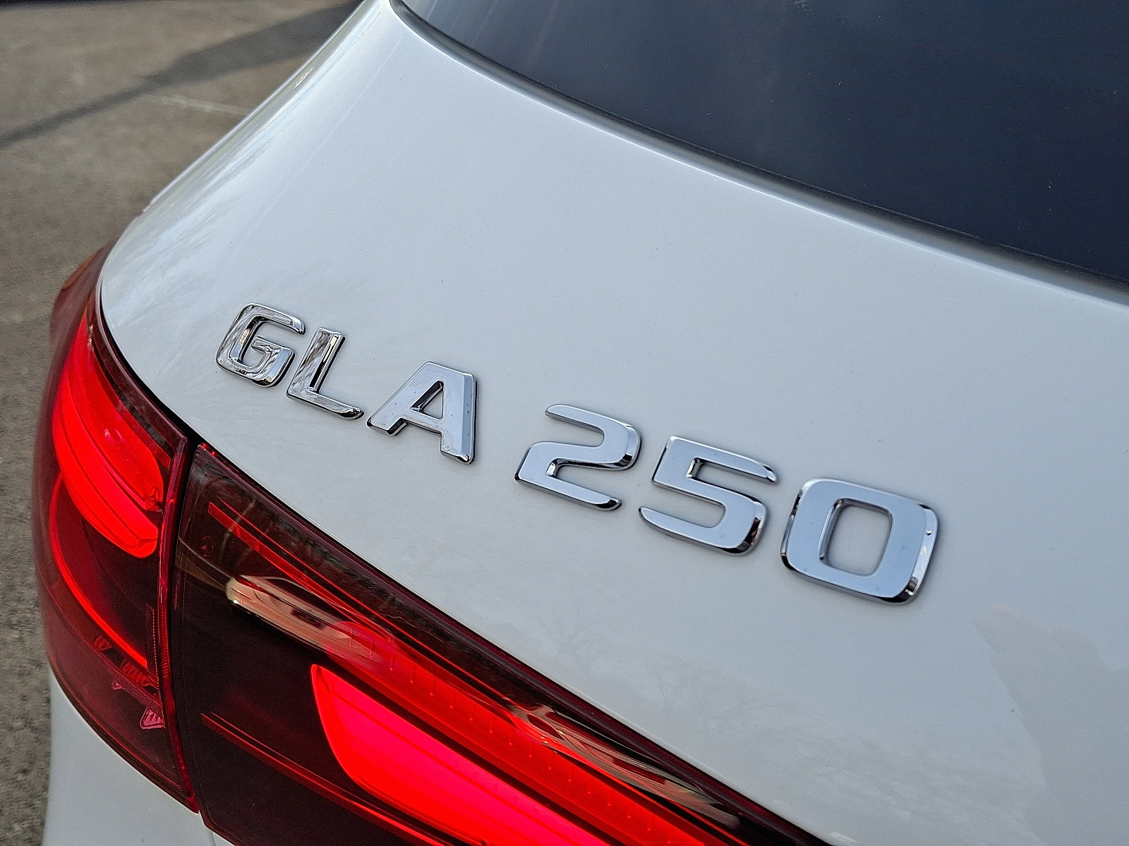 Used 2026 Mercedes-Benz GLA 250 4MATIC image 25