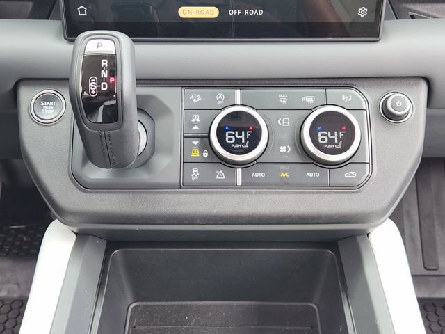 Used 2025 Land Rover Defender 110 X-Dynamic SE image 17
