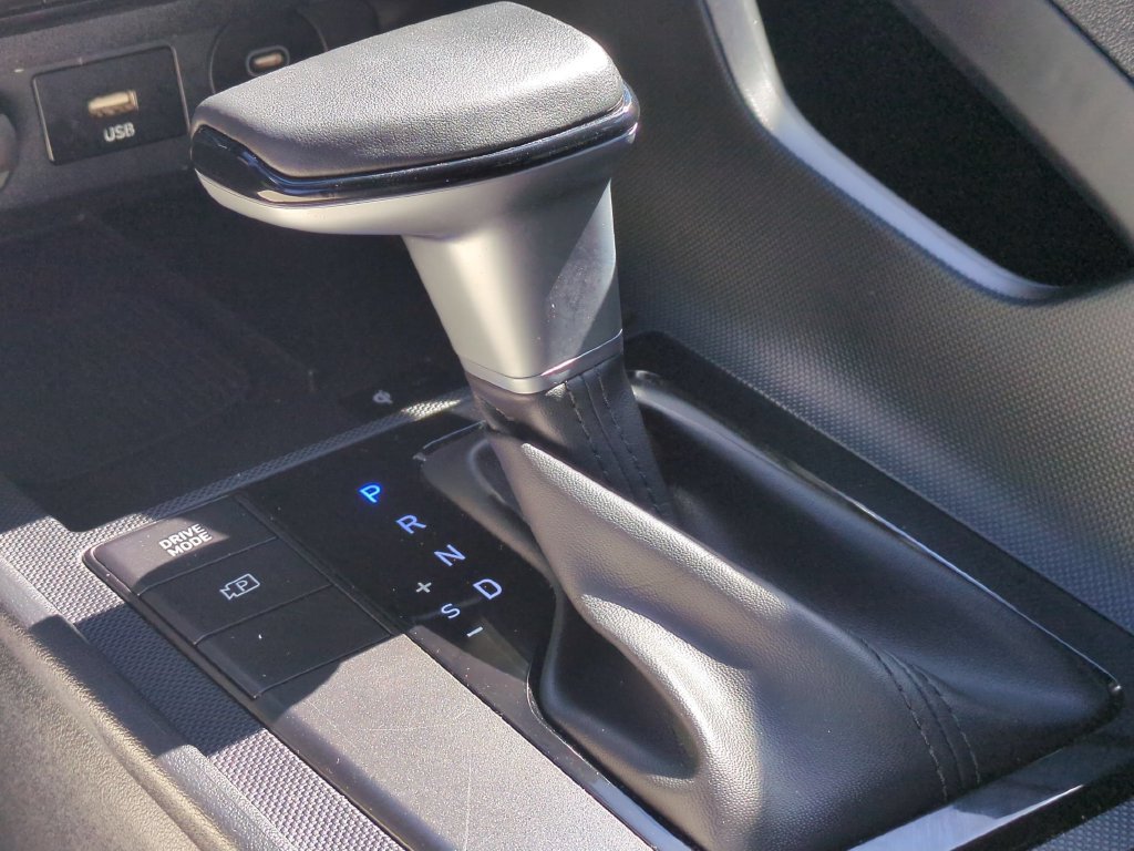 Used 2026 Hyundai Elantra Sport FWD image 19