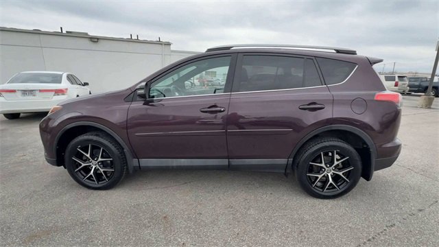 Used 2017 Toyota RAV4 SE image 5