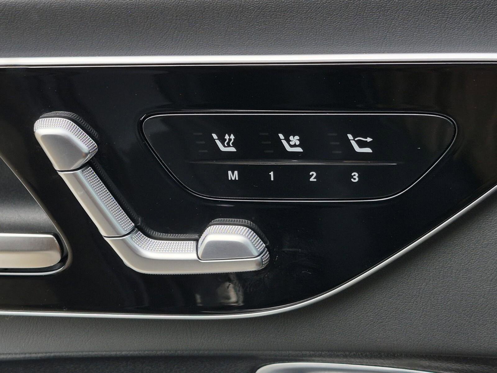 Used 2024 Mercedes-Benz CLE 300 4MATIC Cabriolet image 25