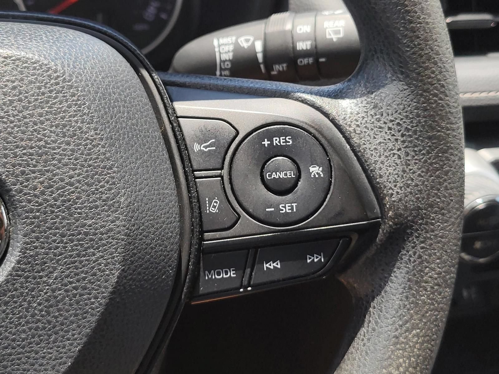 Used 2019 Toyota RAV4 XLE FWD image 28