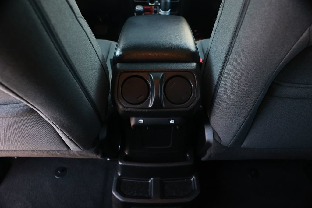 Used 2024 Jeep Wrangler Unlimited AWD/4WD image 33